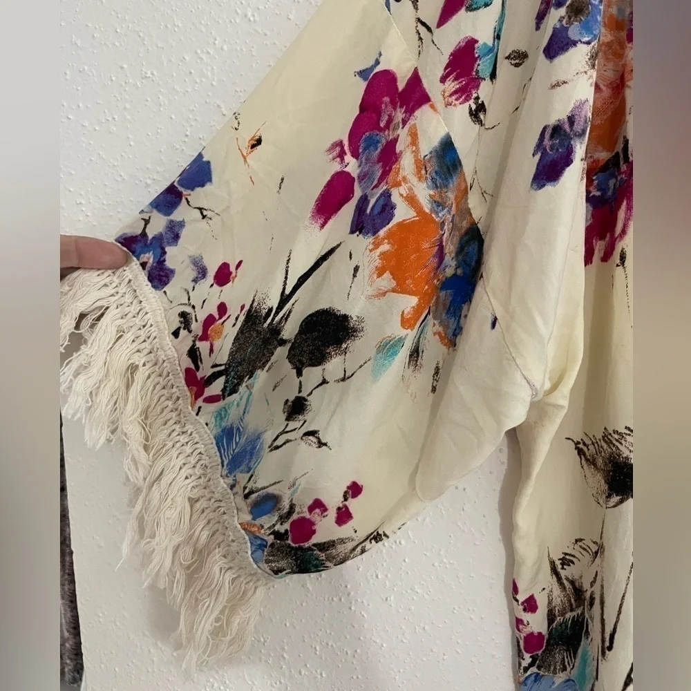 Umgee Cream Colorful Floral Fringe Kimono Women’s sz S
